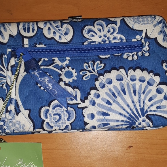 Vera Bradley Handbags - - 🦋Vera Bradley Opera Wallet